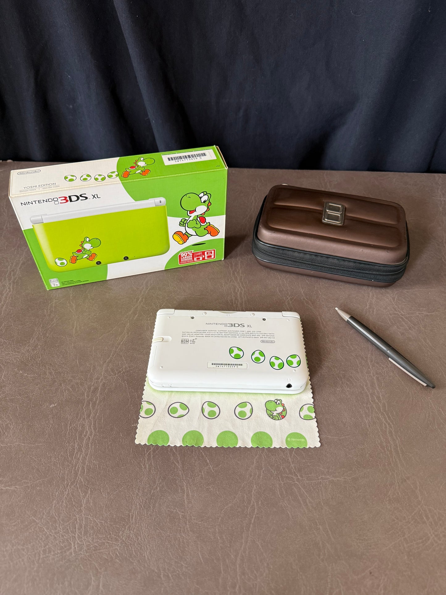 Nintendo 3DS XL Yoshi Special Edition Console US Model EXCELLENT CONDITION MINT