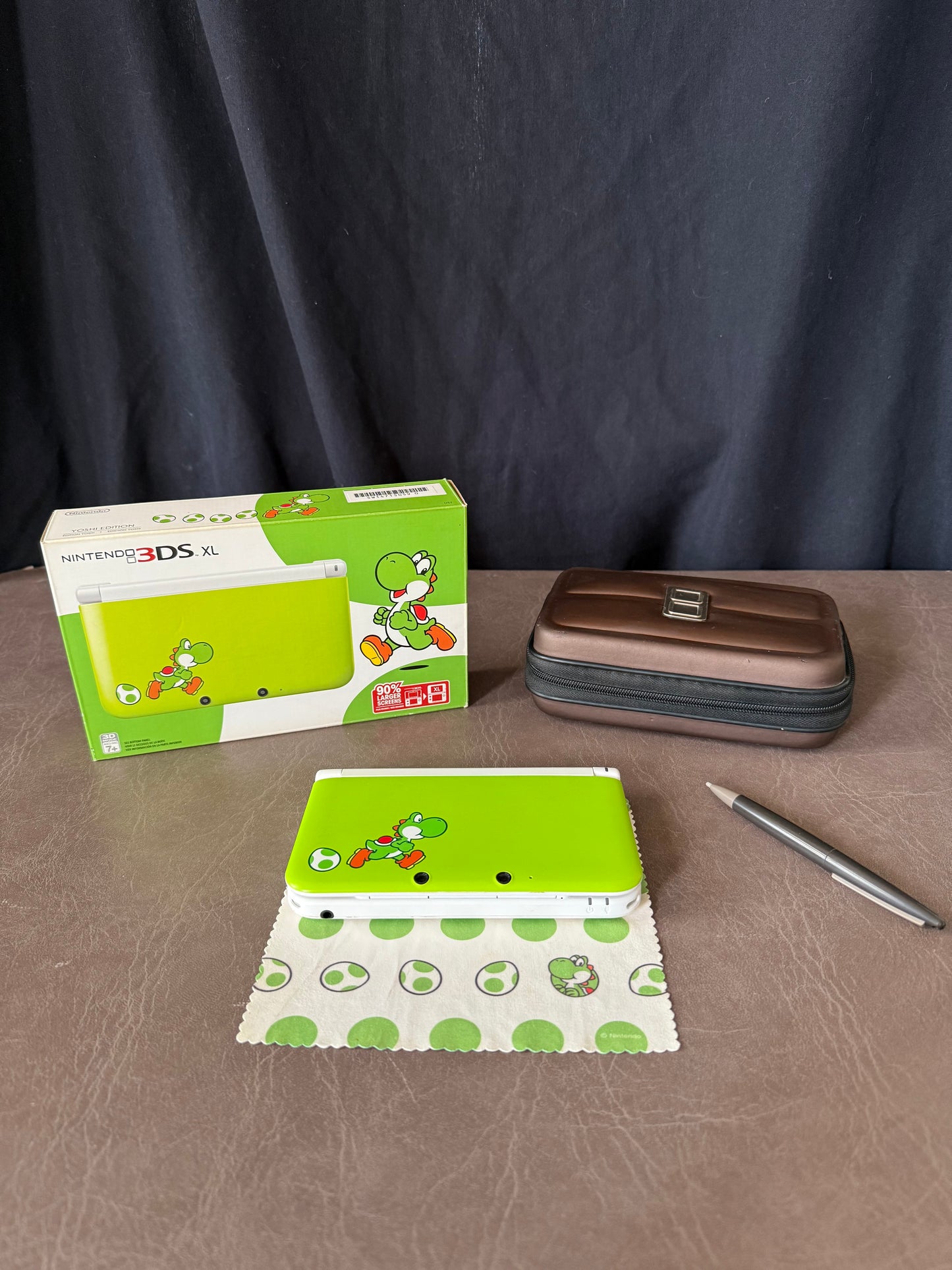 Nintendo 3DS XL Yoshi Special Edition Console US Model EXCELLENT CONDITION MINT